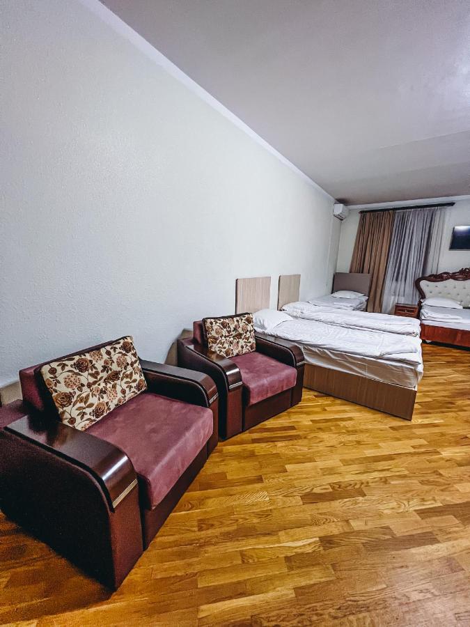 Castle Family Hotel Jerevan Exteriör bild