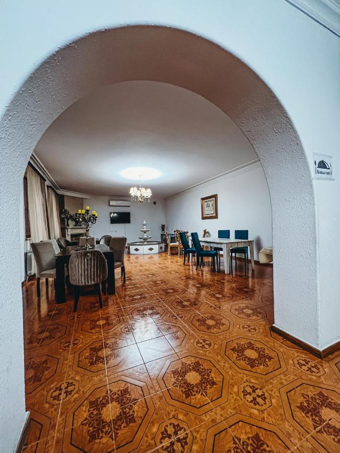 Castle Family Hotel Jerevan Exteriör bild