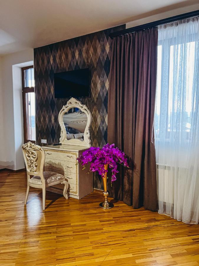 Castle Family Hotel Jerevan Exteriör bild